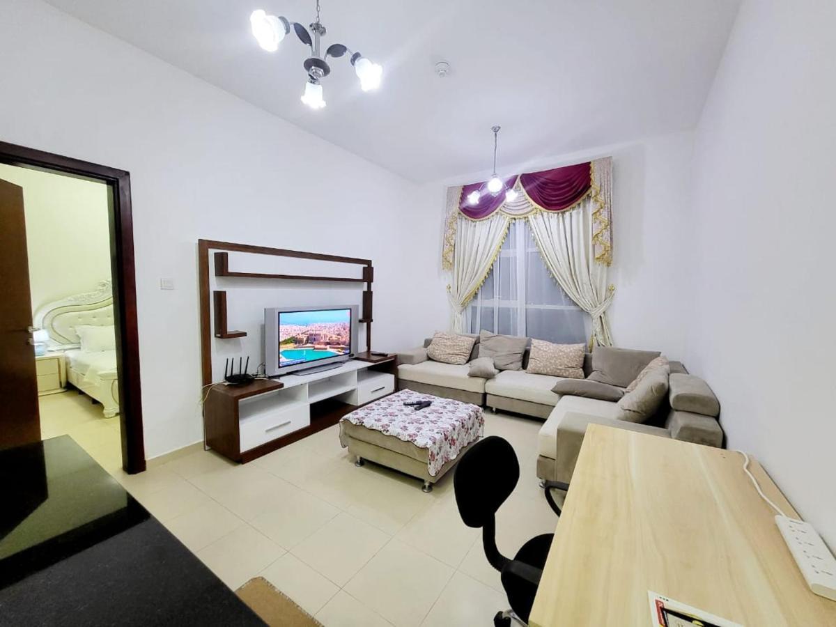 Cheap Holiday Home Ajman Exterior photo