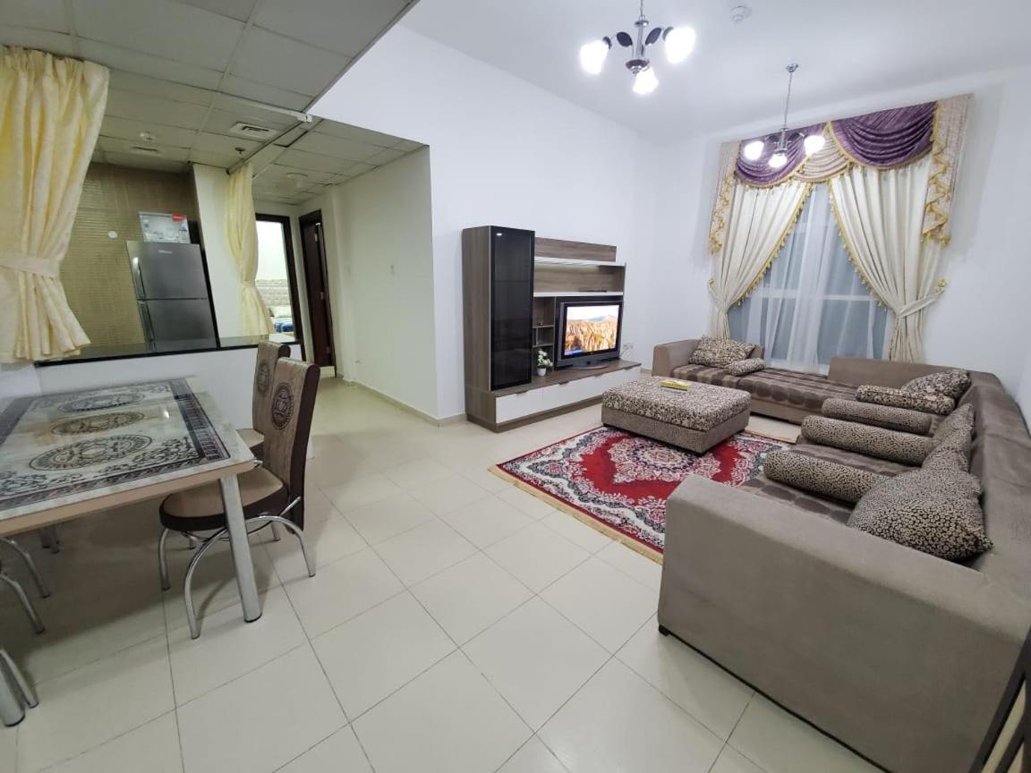 Cheap Holiday Home Ajman Exterior photo