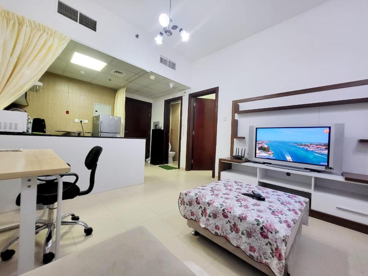 Cheap Holiday Home Ajman Exterior photo