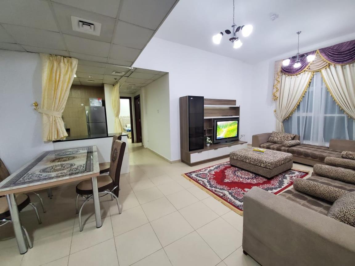Cheap Holiday Home Ajman Exterior photo